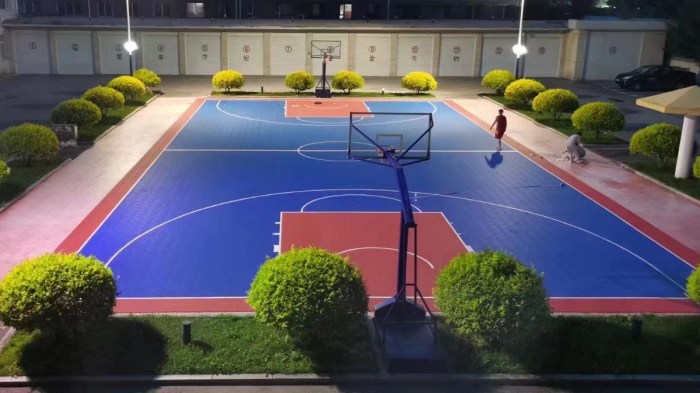 Harga Lantai Lapangan Basket Per M2 Panduan Lengkap public commercial basketball court 1 - Harga Lantai Lapangan Basket Per M2 Panduan Lengkap