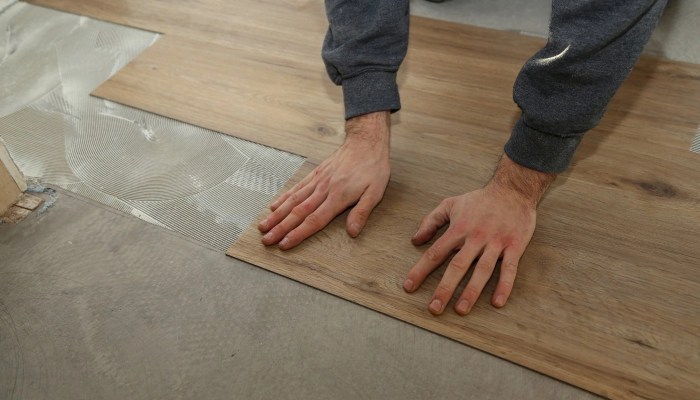 Glue down vinyl flooring - Lantai Parket Lapangan Basket Nail-down vs Floating - Perbandingan Pemasangan