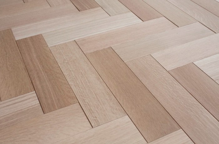 herringbone oak hardwood flooring parquet wood pattern large web 1 - Lantai Kayu Parket Pilihan Elegan Ruang Hunian